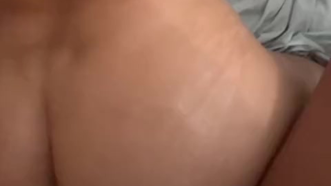 dando a buceta e o cuzinho para cunhado no carnaval