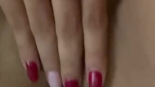 A namorada magra e infiel do meu amigo me manda vídeos