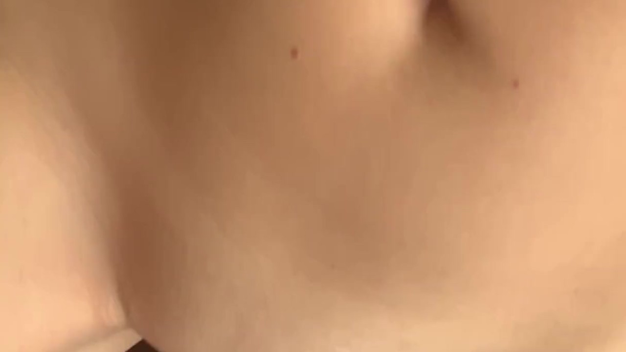 Teenagers fuck in the kitchen while their parents are gone