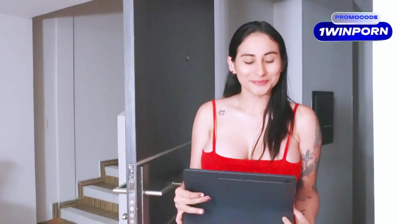 Hermanastra astuta intercambia con mi muñeca sexual mientras juego VR jenifer play