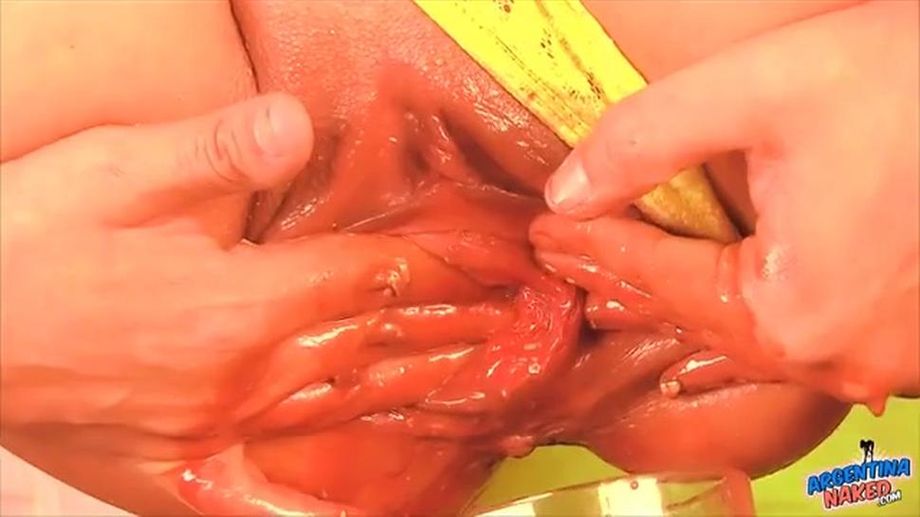 Ruined Pussy Milf Inserting Chocolate Candy Inside Her Pussy