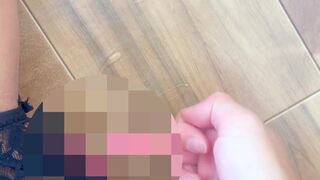 監禁放置プレイに興奮する女の子