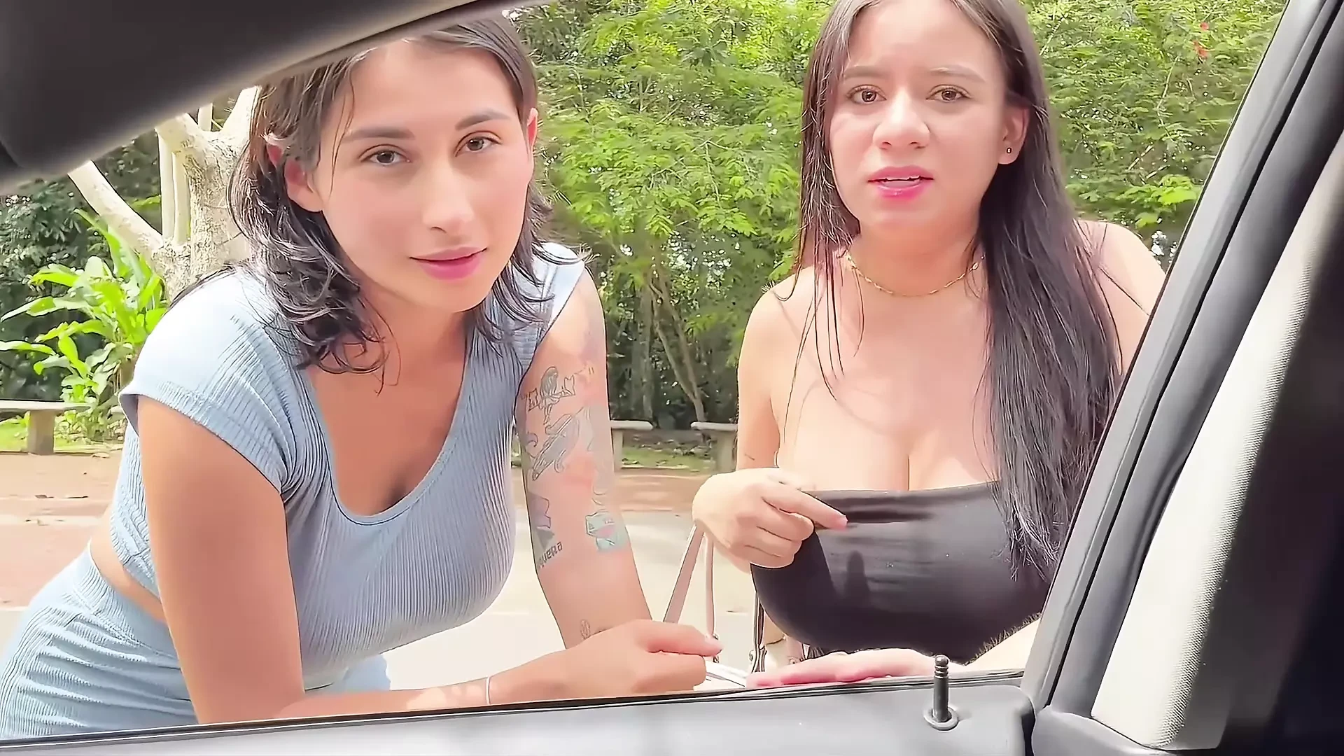 A COUPLE OF GIRLS TAKE A TAXI AND DECIDE TO FUCK THE DRIVER!