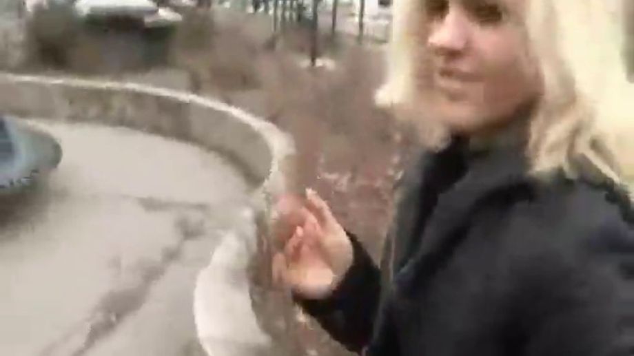 Neat girl spreads legs to get pussy fucked - video 43