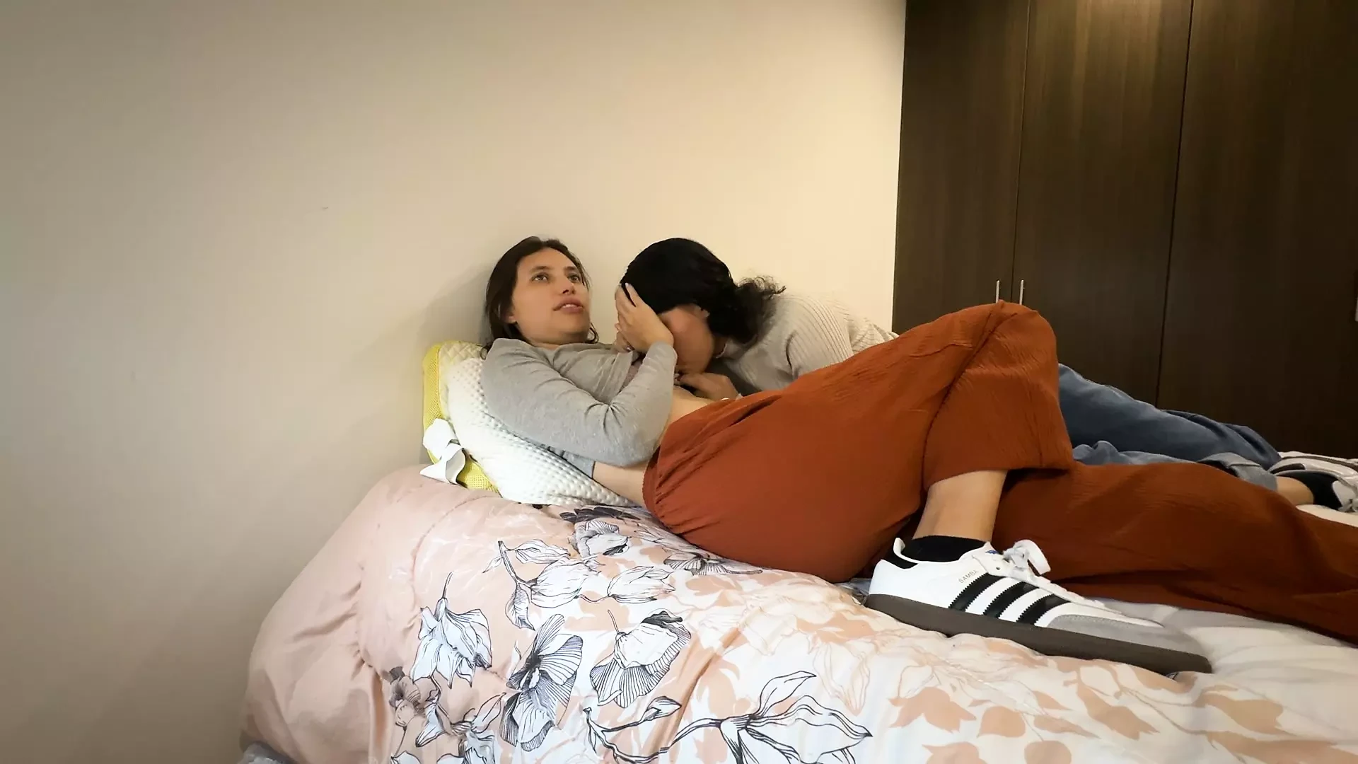 We play to be able to do lesbian poses