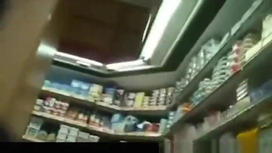 Hot UPSKIRT NO PANTIES AT MARKET (SweetGirl)
