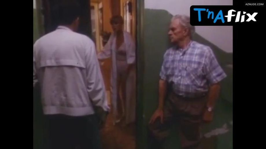 Vera Alentova Breasts Scene in Syn Za Ottsa