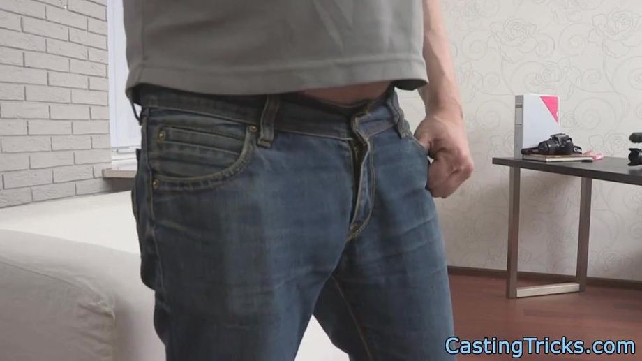 European teen shows her body at casting