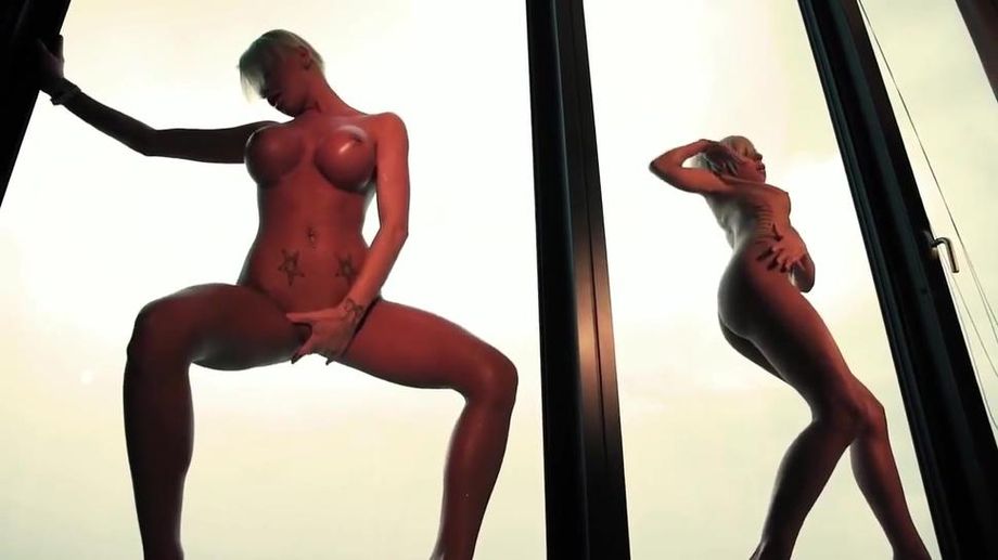 Awesome beautiful nudes dancing