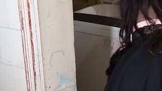 Voy de visita a casa de mi hermano y encuentro sola a mi cuñada y me la termino follando duro.