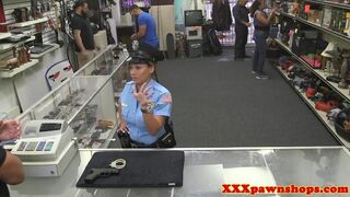 Police amateur facialized for quick cash
