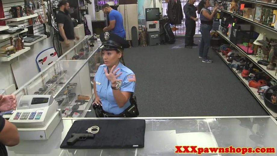 Police amateur facialized for quick cash