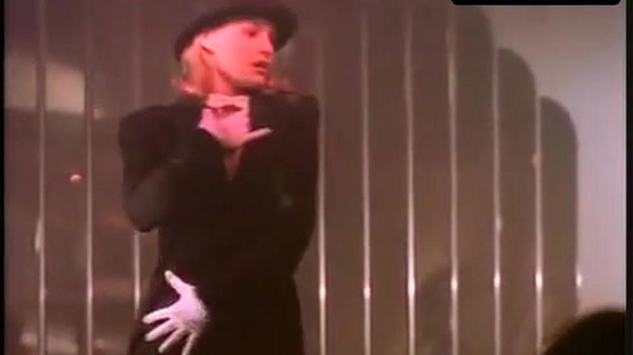Laura Leighton Sexy Scene in Melrose Place
