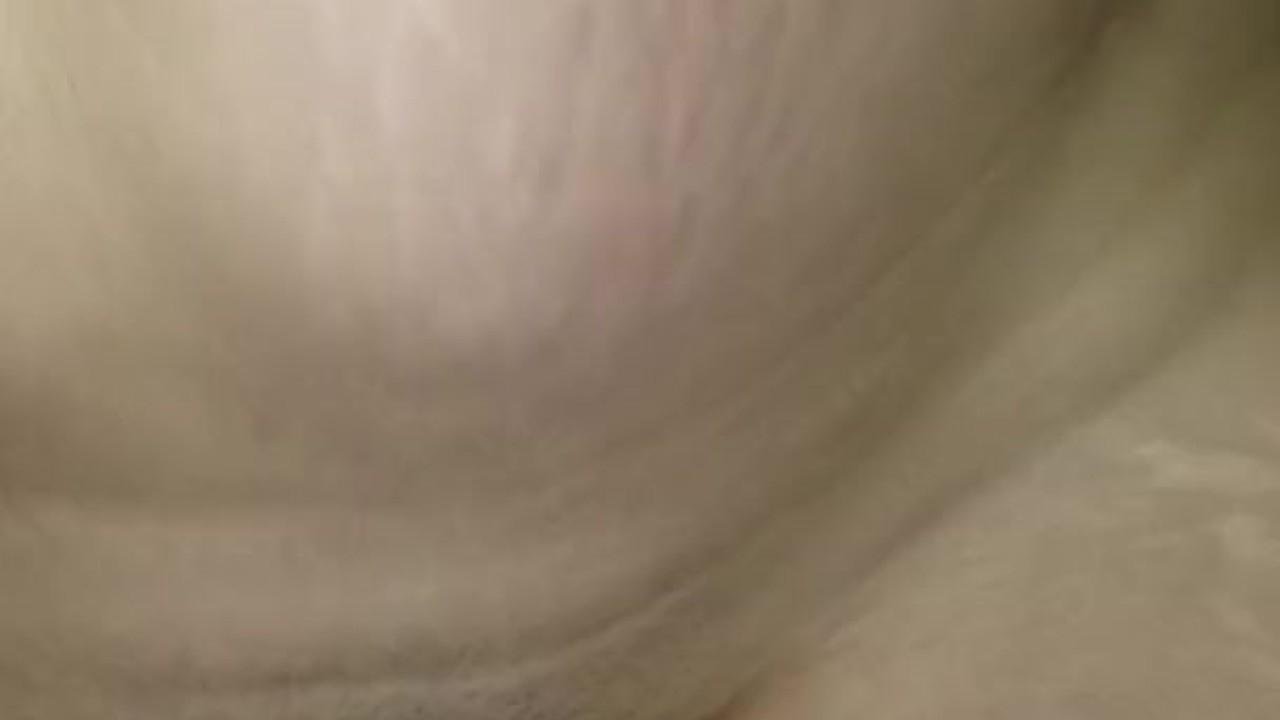 My gf with fat ass riding me she always soaks the bed