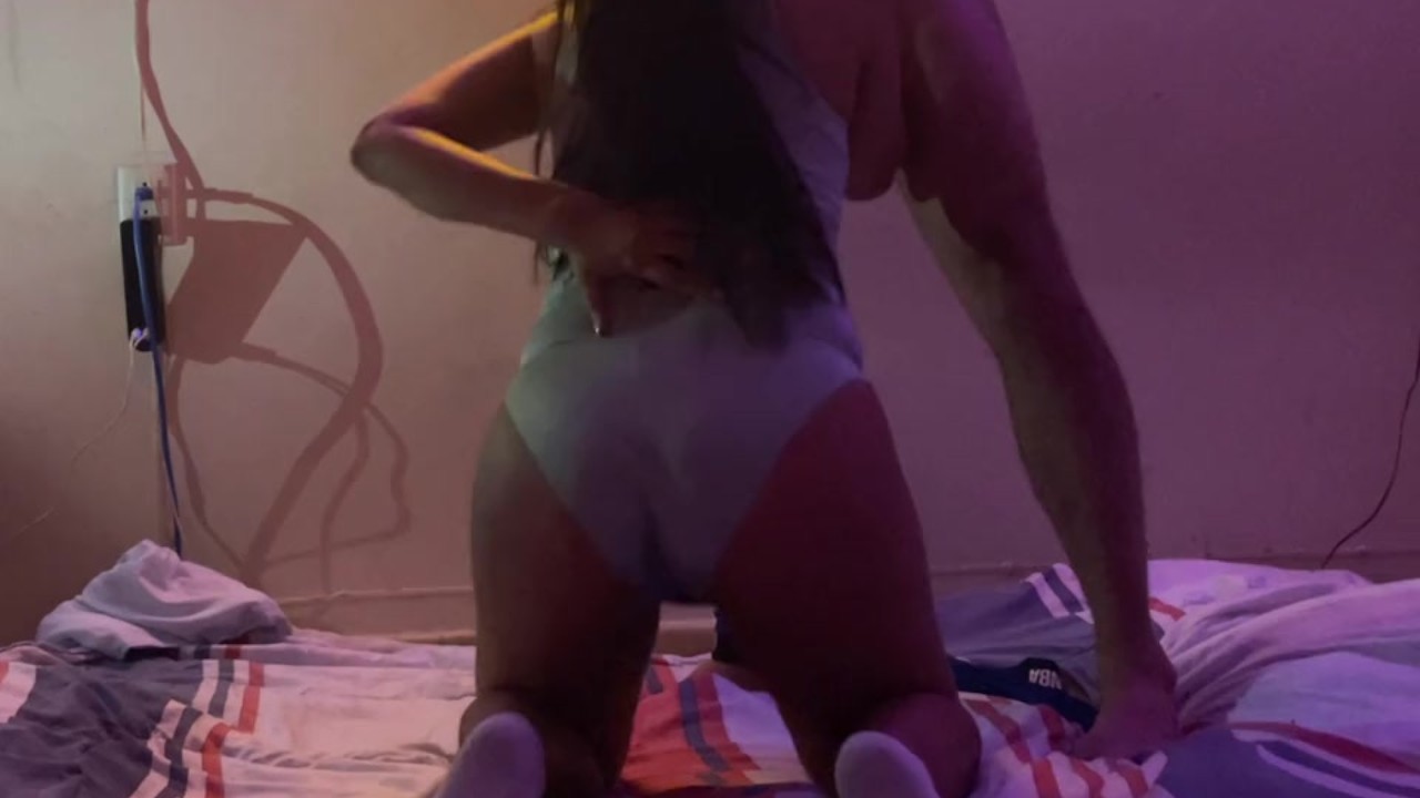 QUE RICO GRITA LA VECINA CUANDO SE LA METO EN CUATRO