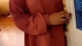 Universitaria se le vence la renta y paga con una mamada y follada
