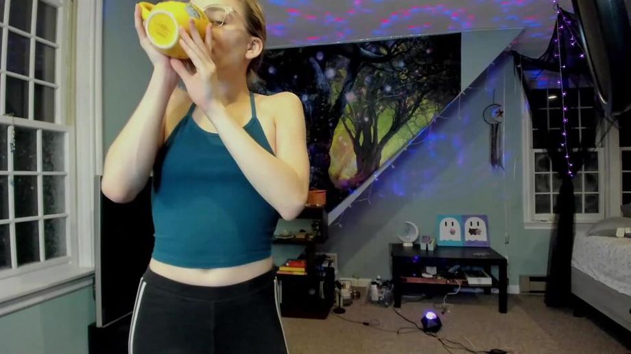 dig this sexy hottie a lot