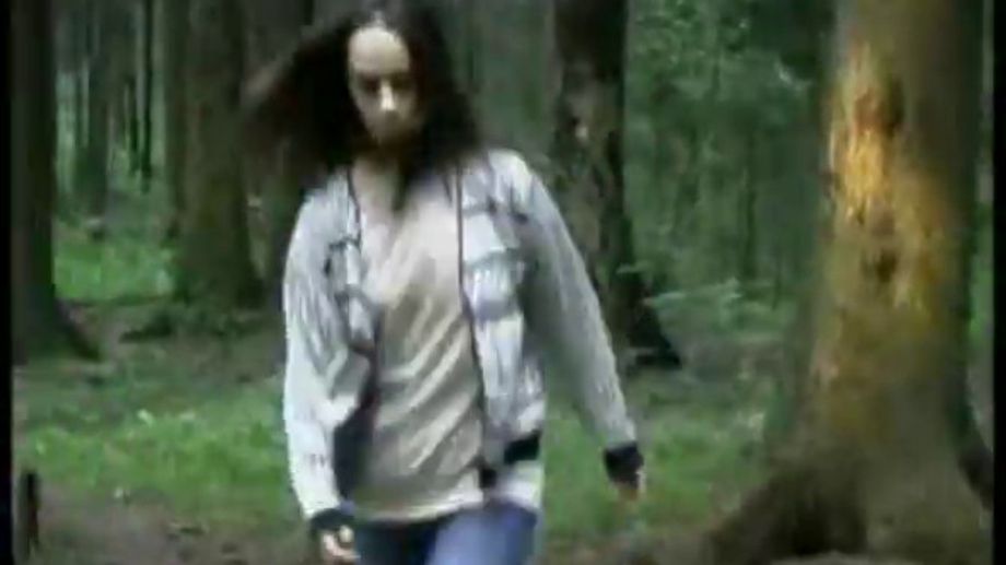 Girl im Wald richtig durch gefickt