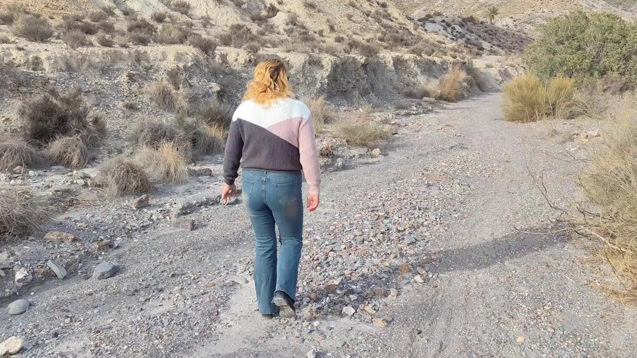 Ich musste soooo dringend Pissen während wir Spazieren waren