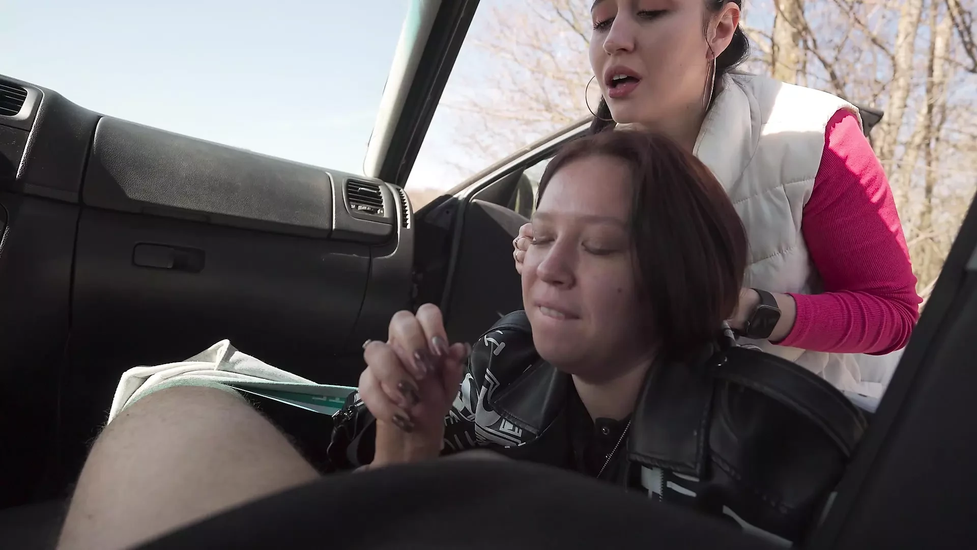 PUBLIC BLOWJOB turn by turn During the Car Trip