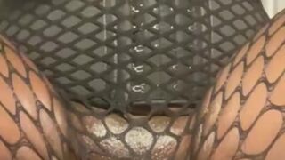 Fuck my wet pussy with me