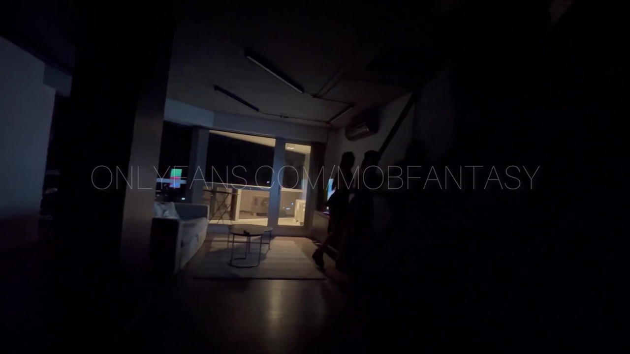 Under Arrest - Trio de policias sorprenden al ladrón Ft Paola Maldonado, Mery Martins & Big-